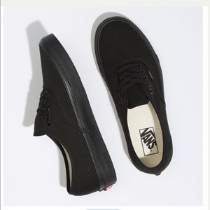 🖤All Black Authentic Vans🖤